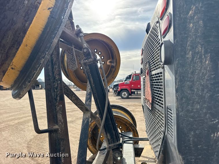 image for item FB7150 2014 John Deere 670G motor grader