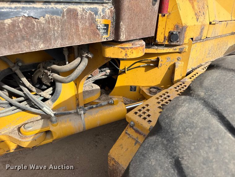 image for item FB7150 2014 John Deere 670G motor grader