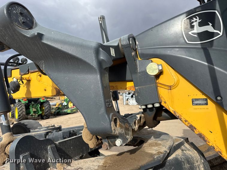 image for item FB7150 2014 John Deere 670G motor grader