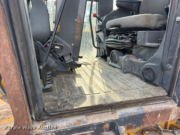 image for item FB7150 2014 John Deere 670G motor grader