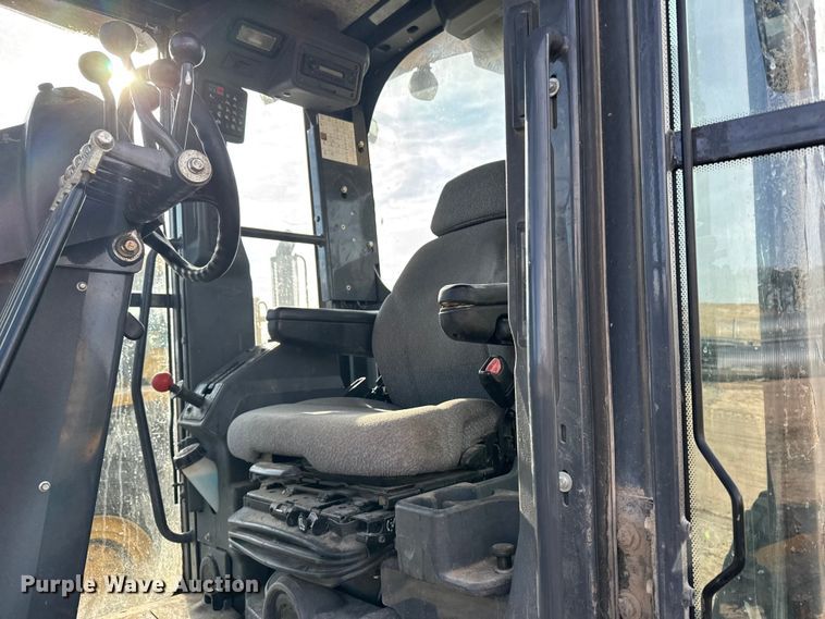 image for item FB7150 2014 John Deere 670G motor grader