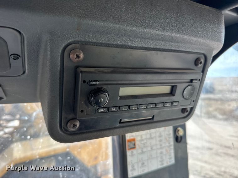 image for item FB7150 2014 John Deere 670G motor grader