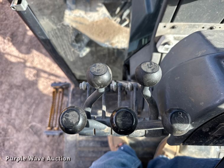 image for item FB7150 2014 John Deere 670G motor grader