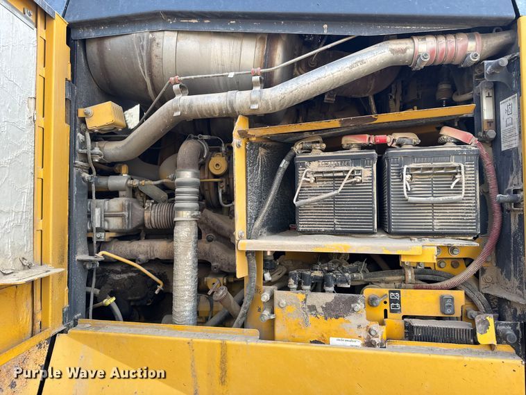 image for item FB7150 2014 John Deere 670G motor grader