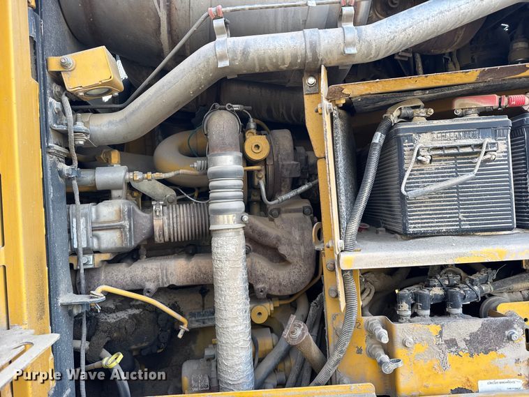 image for item FB7150 2014 John Deere 670G motor grader