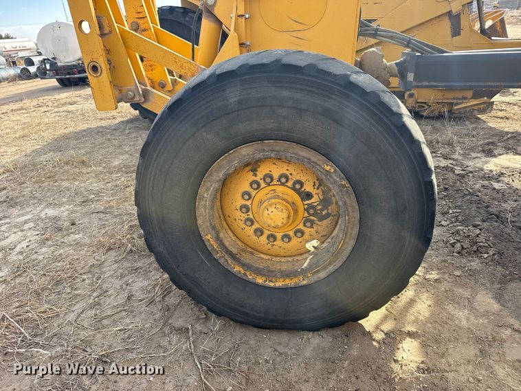 image for item FB7150 2014 John Deere 670G motor grader