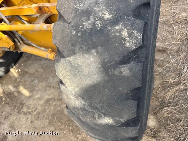 image for item FB7150 2014 John Deere 670G motor grader