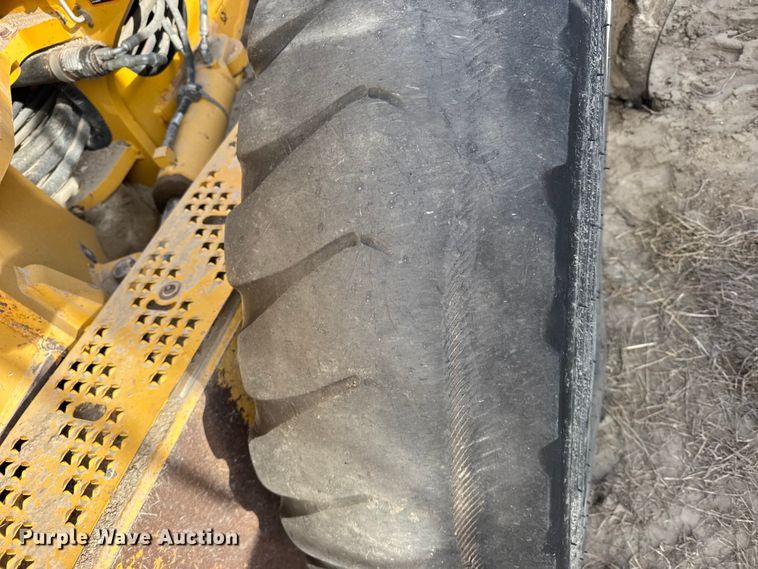 image for item FB7150 2014 John Deere 670G motor grader