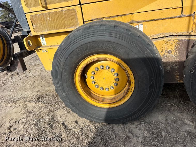 image for item FB7150 2014 John Deere 670G motor grader