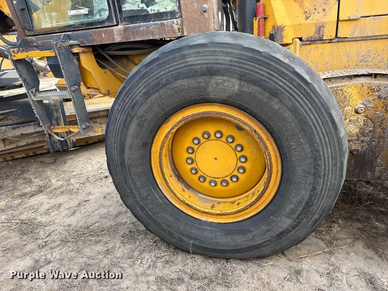 image for item FB7150 2014 John Deere 670G motor grader