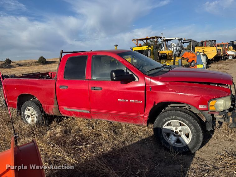 image for item FB7151 2003 Dodge Ram 1500 Ext. Cab pickup truck