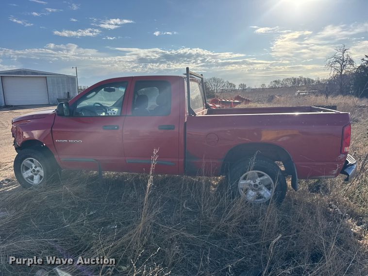 image for item FB7151 2003 Dodge Ram 1500 Ext. Cab pickup truck