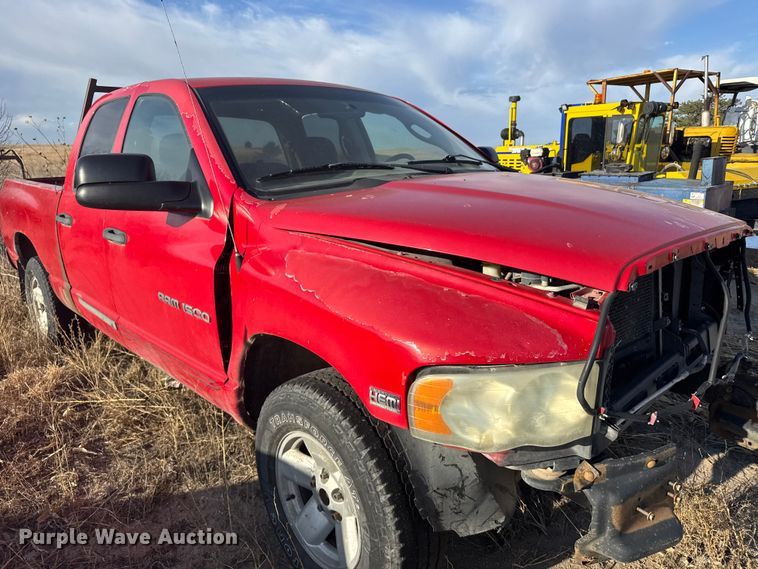 image for item FB7151 2003 Dodge Ram 1500 Ext. Cab pickup truck