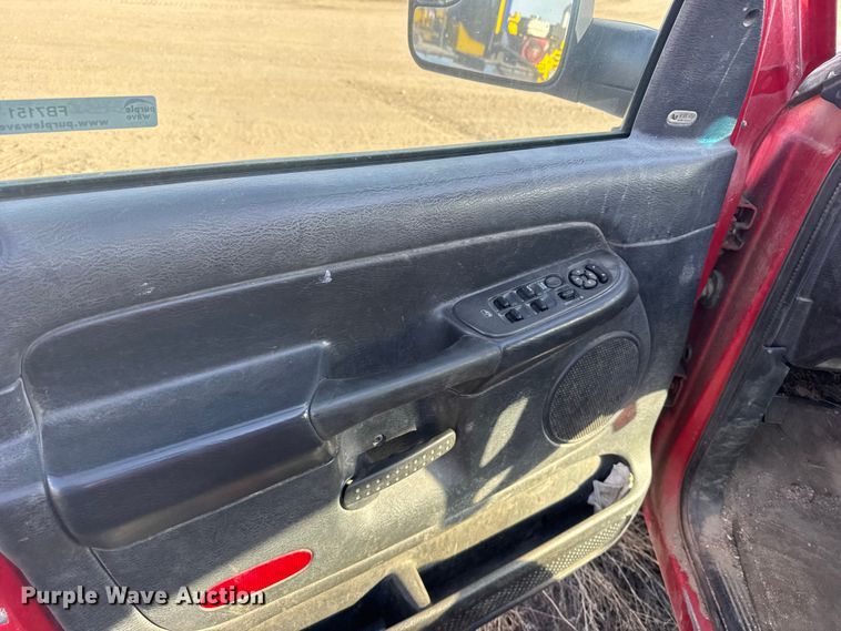 image for item FB7151 2003 Dodge Ram 1500 Ext. Cab pickup truck