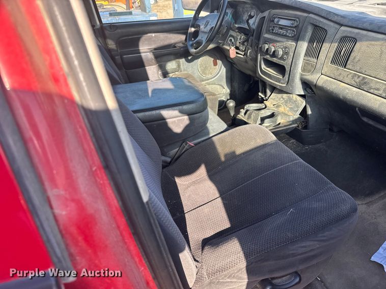 image for item FB7151 2003 Dodge Ram 1500 Ext. Cab pickup truck