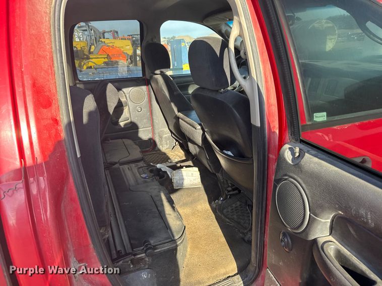 image for item FB7151 2003 Dodge Ram 1500 Ext. Cab pickup truck