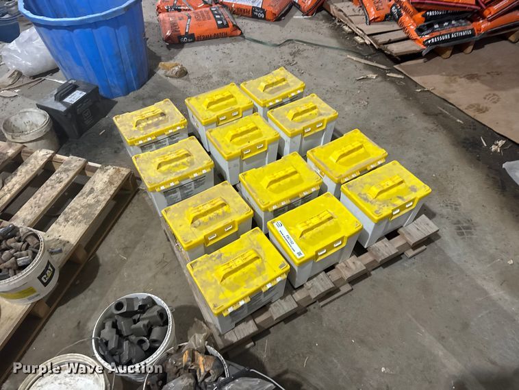 image for item FB7152 (12) Caterpillar 533-5760 reclaimer bits