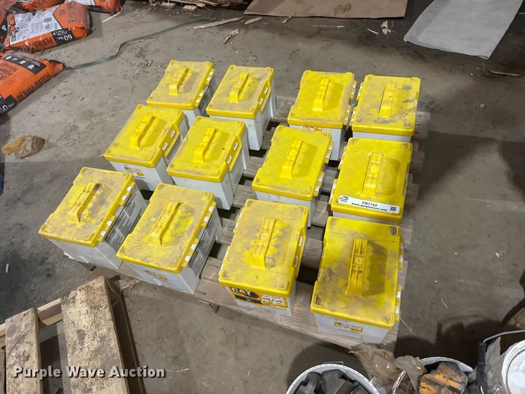 image for item FB7152 (12) Caterpillar 533-5760 reclaimer bits