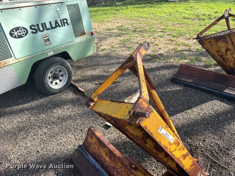 image for item FB7164 Blade