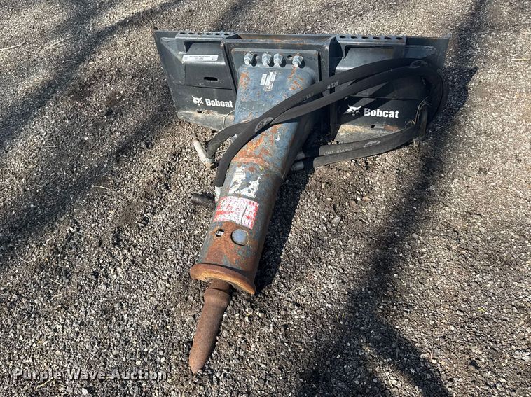 image for item FB7165 2012 Bobcat HB 880 skid steer breaker