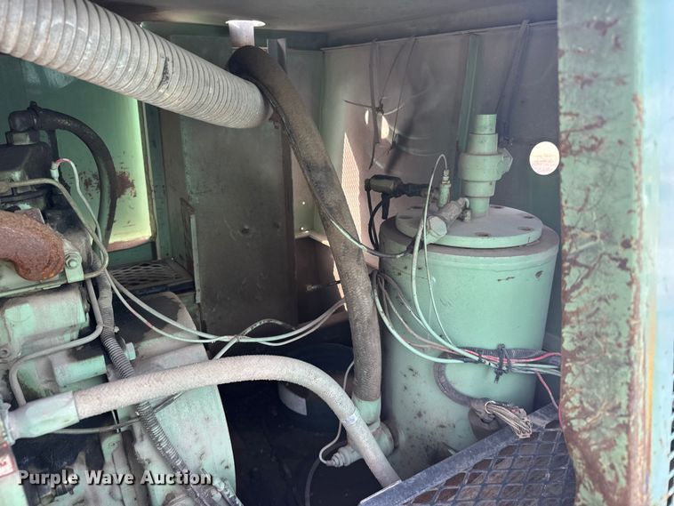 image for item FB7166 Sullair 175 air compressor