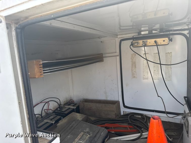 image for item FB7170 1995 Kustom Signals radar trailer