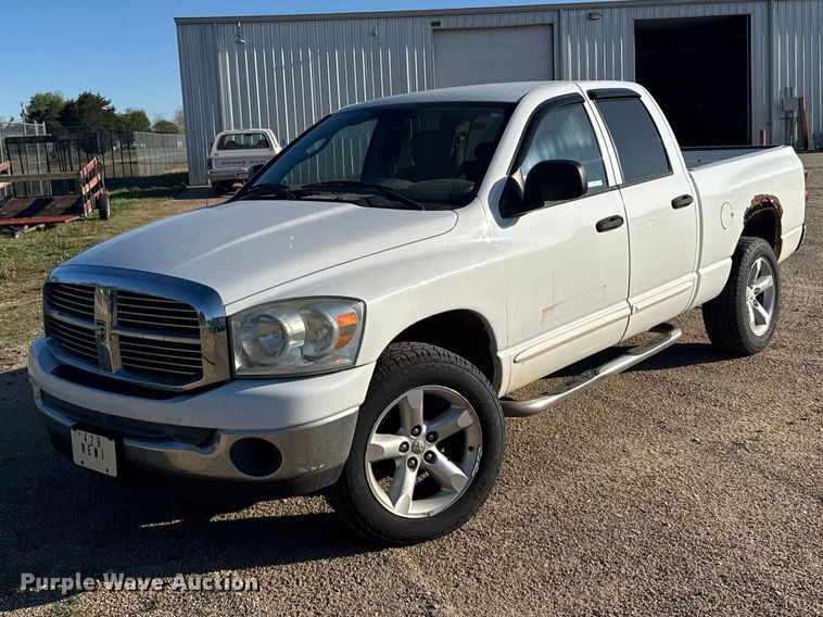 image for item FB7186 2007 Dodge Ram 1500 Ext. Cab pickup truck