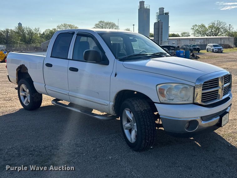 image for item FB7186 2007 Dodge Ram 1500 Ext. Cab pickup truck
