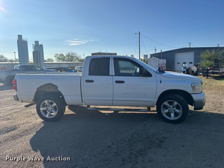 image for item FB7186 2007 Dodge Ram 1500 Ext. Cab pickup truck