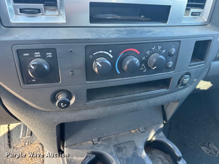 image for item FB7186 2007 Dodge Ram 1500 Ext. Cab pickup truck