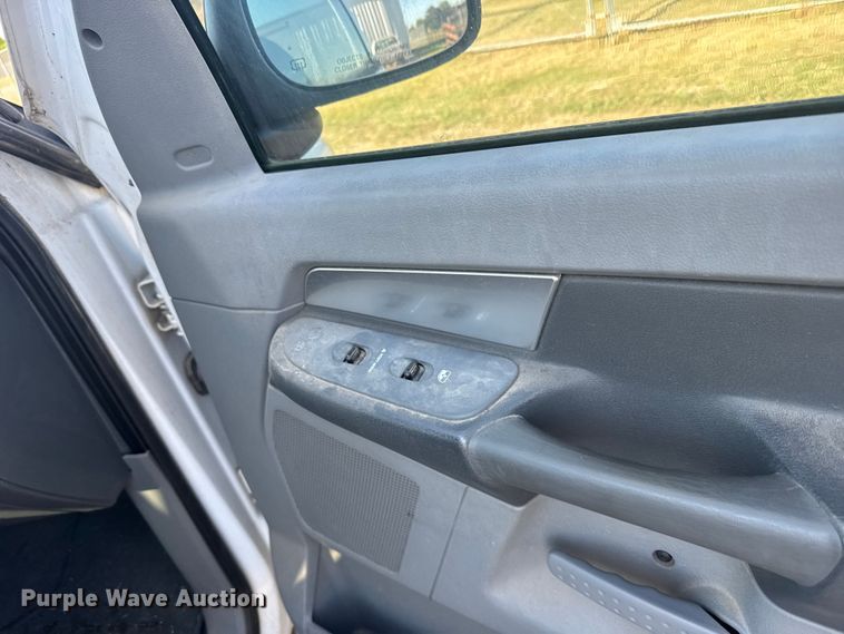 image for item FB7186 2007 Dodge Ram 1500 Ext. Cab pickup truck