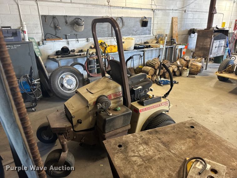 image for item FB7188 Grasshopper 725D ZTR lawn mower