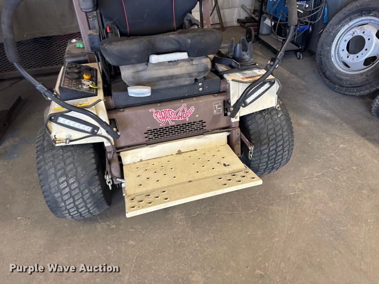 image for item FB7188 Grasshopper 725D ZTR lawn mower