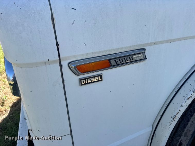 image for item FB7190 1988 Ford C8000 bucket truck