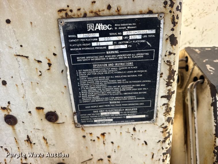 image for item FB7190 1988 Ford C8000 bucket truck