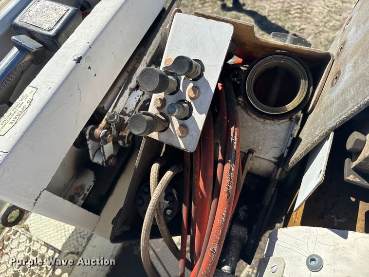 image for item FB7190 1988 Ford C8000 bucket truck