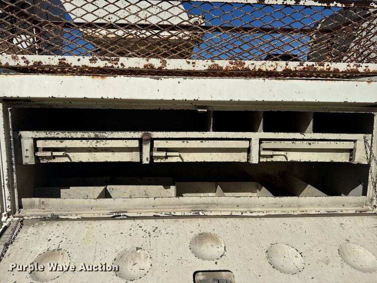 image for item FB7190 1988 Ford C8000 bucket truck