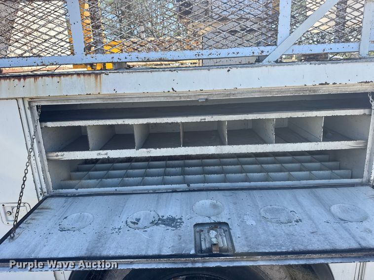 image for item FB7190 1988 Ford C8000 bucket truck