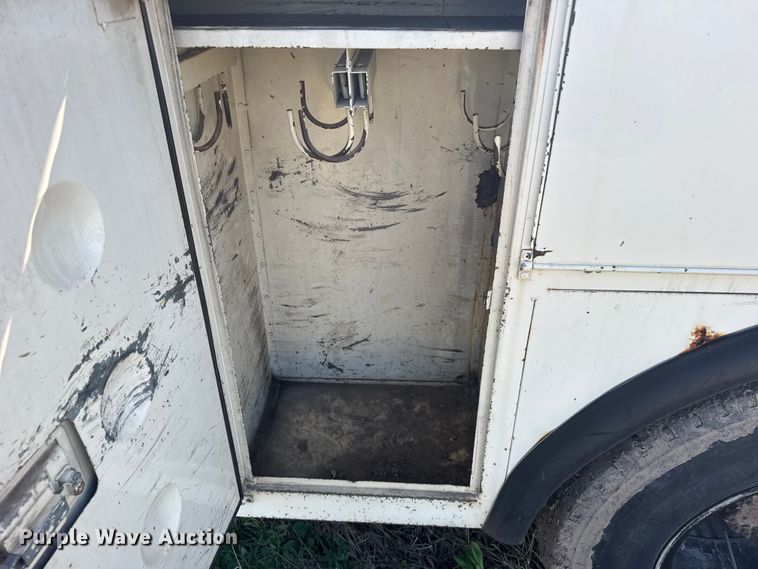 image for item FB7190 1988 Ford C8000 bucket truck