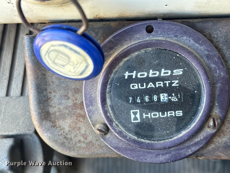 image for item FB7190 1988 Ford C8000 bucket truck