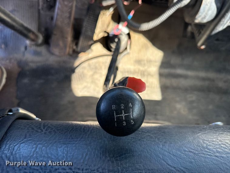 image for item FB7190 1988 Ford C8000 bucket truck