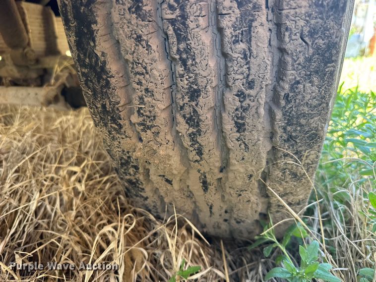 image for item FB7190 1988 Ford C8000 bucket truck