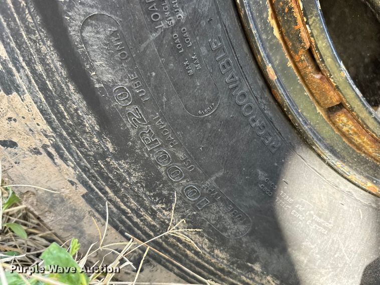 image for item FB7190 1988 Ford C8000 bucket truck