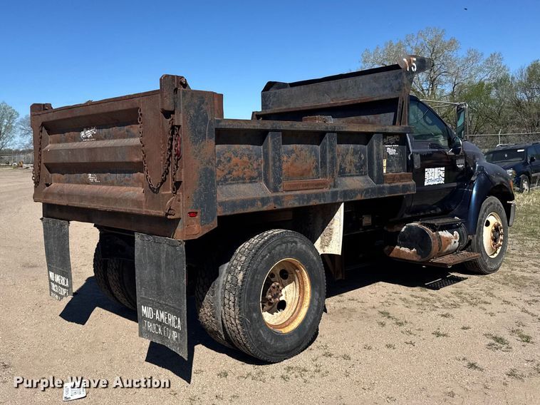 image for item FB7191 2006 Ford F650 Super Duty dump truck
