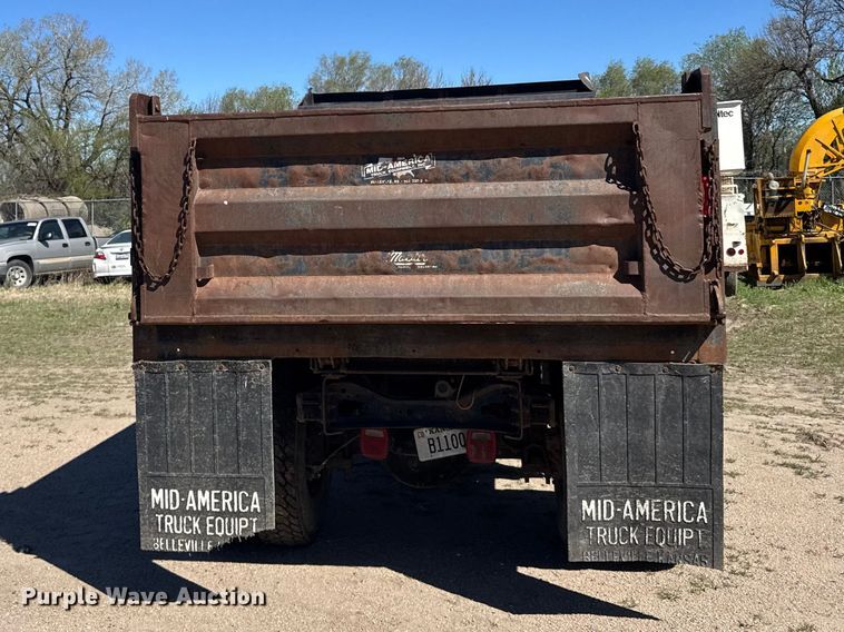 image for item FB7191 2006 Ford F650 Super Duty dump truck