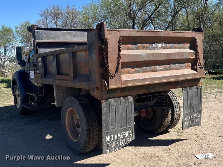 image for item FB7191 2006 Ford F650 Super Duty dump truck