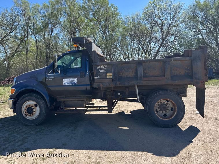 image for item FB7191 2006 Ford F650 Super Duty dump truck