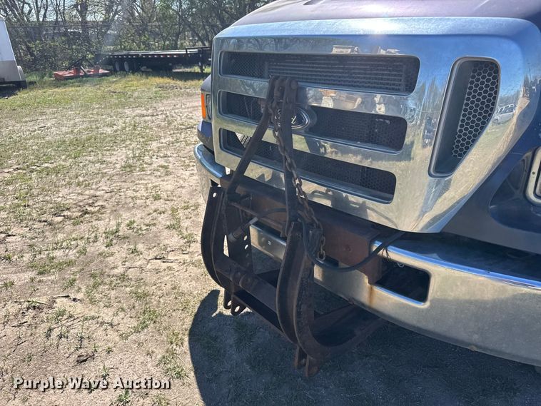 image for item FB7191 2006 Ford F650 Super Duty dump truck