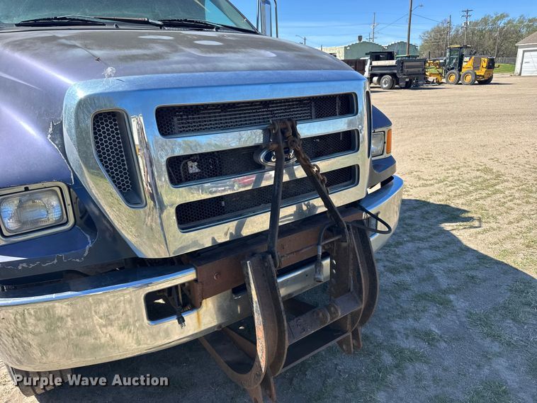 image for item FB7191 2006 Ford F650 Super Duty dump truck