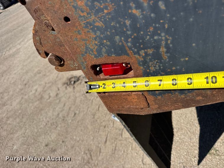 image for item FB7191 2006 Ford F650 Super Duty dump truck